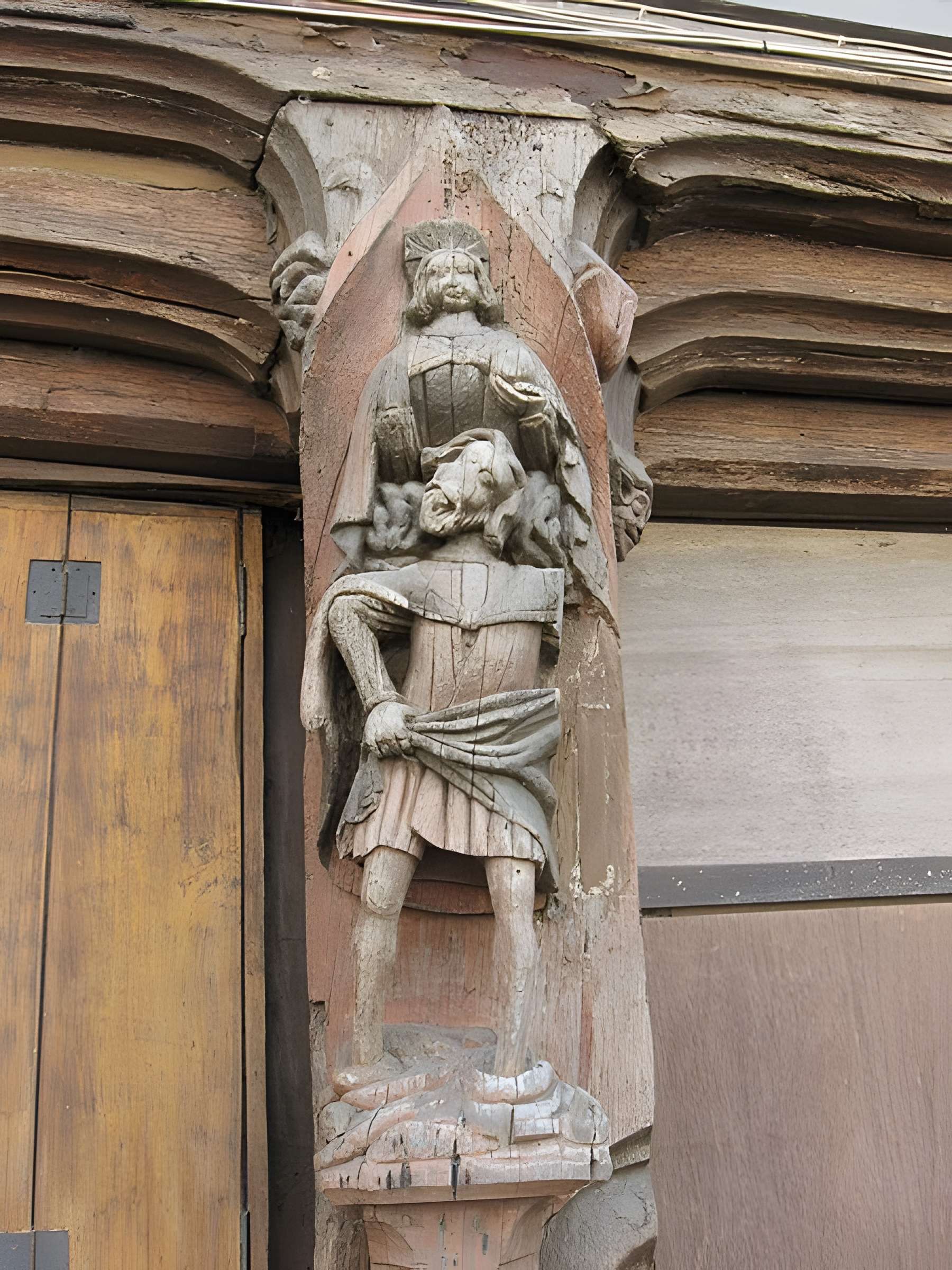 Maison, 5 Place du Change à Épernon