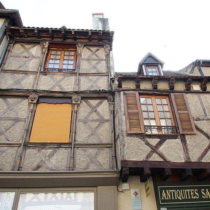 Photo de Maison, 5 place Saint-Pierre à Montluçon