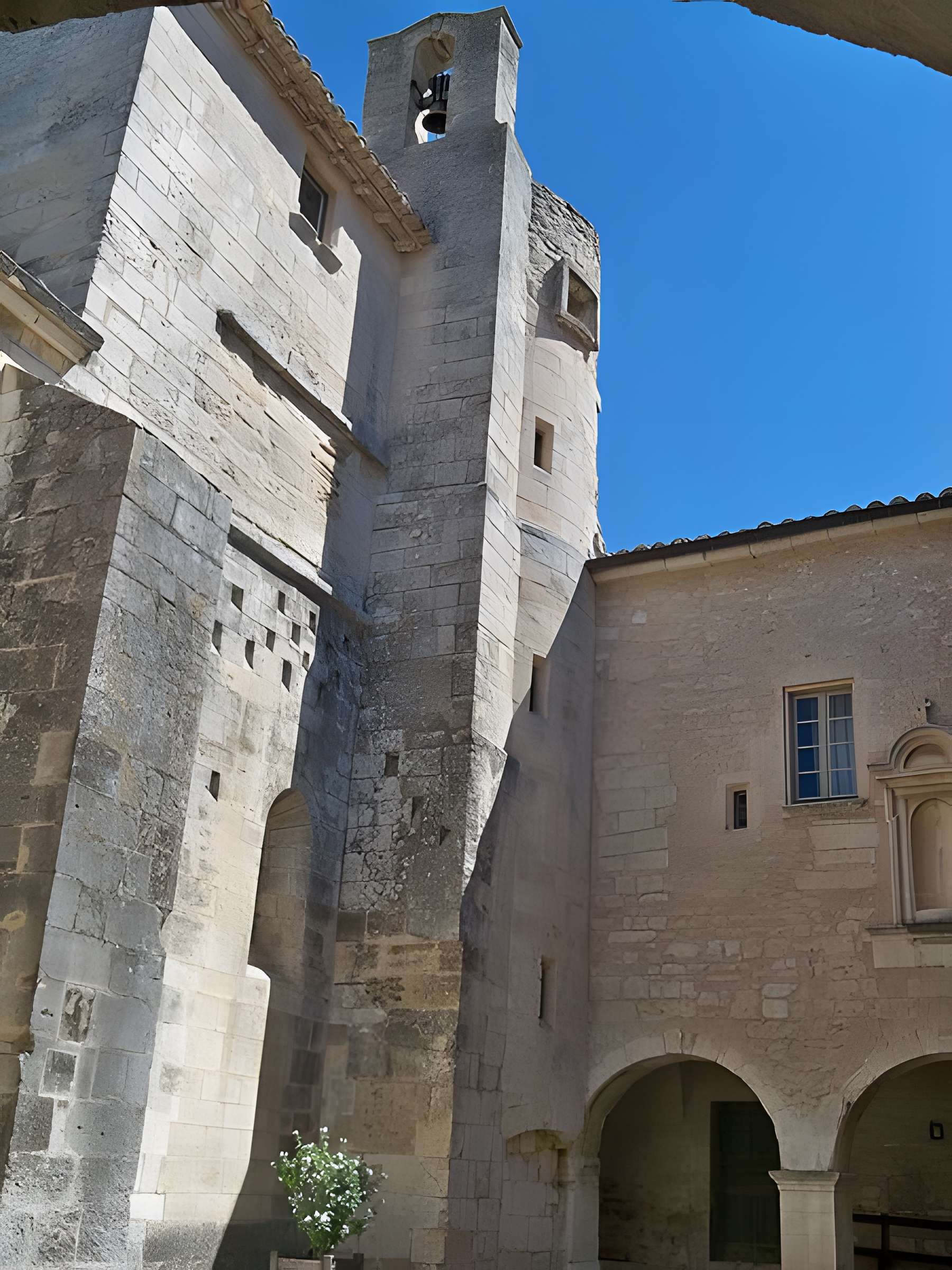 Abbaye Saint-Hilaire de Ménerbes