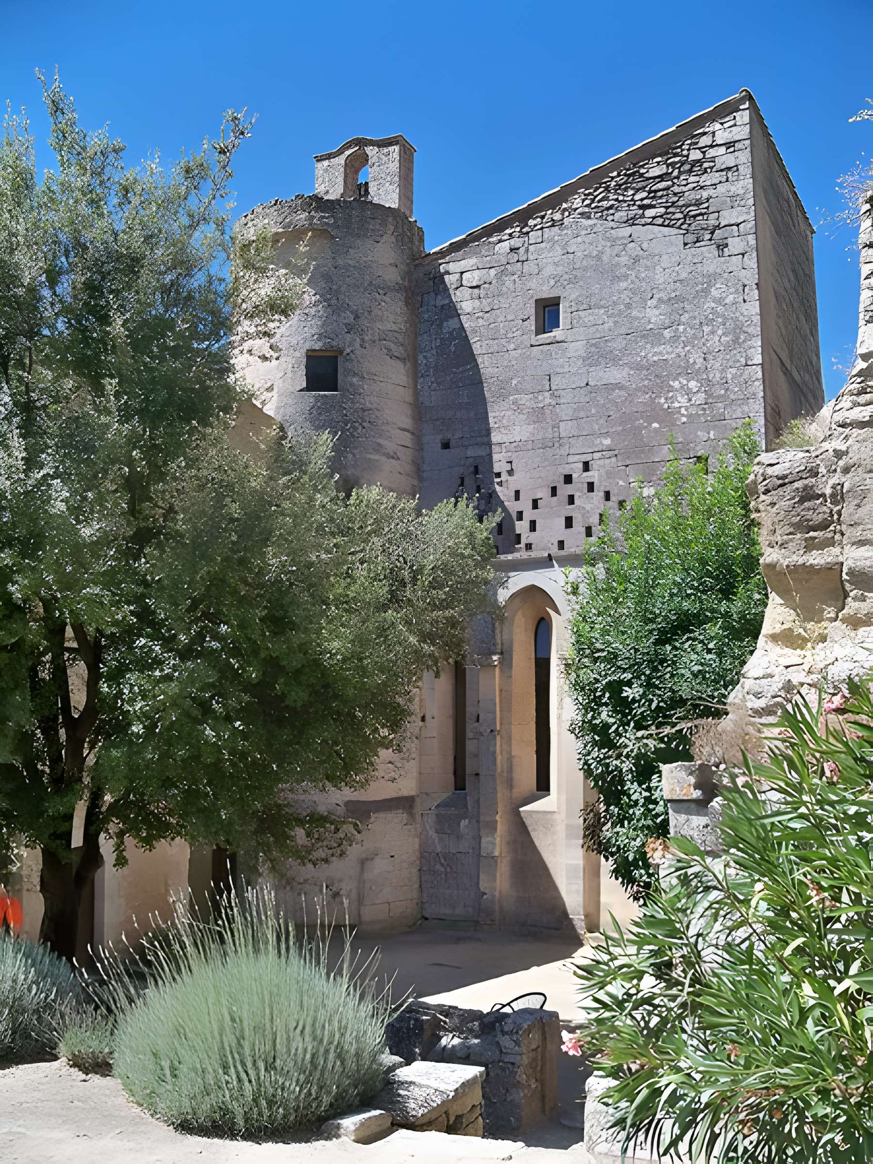 Abbaye Saint-Hilaire de Ménerbes