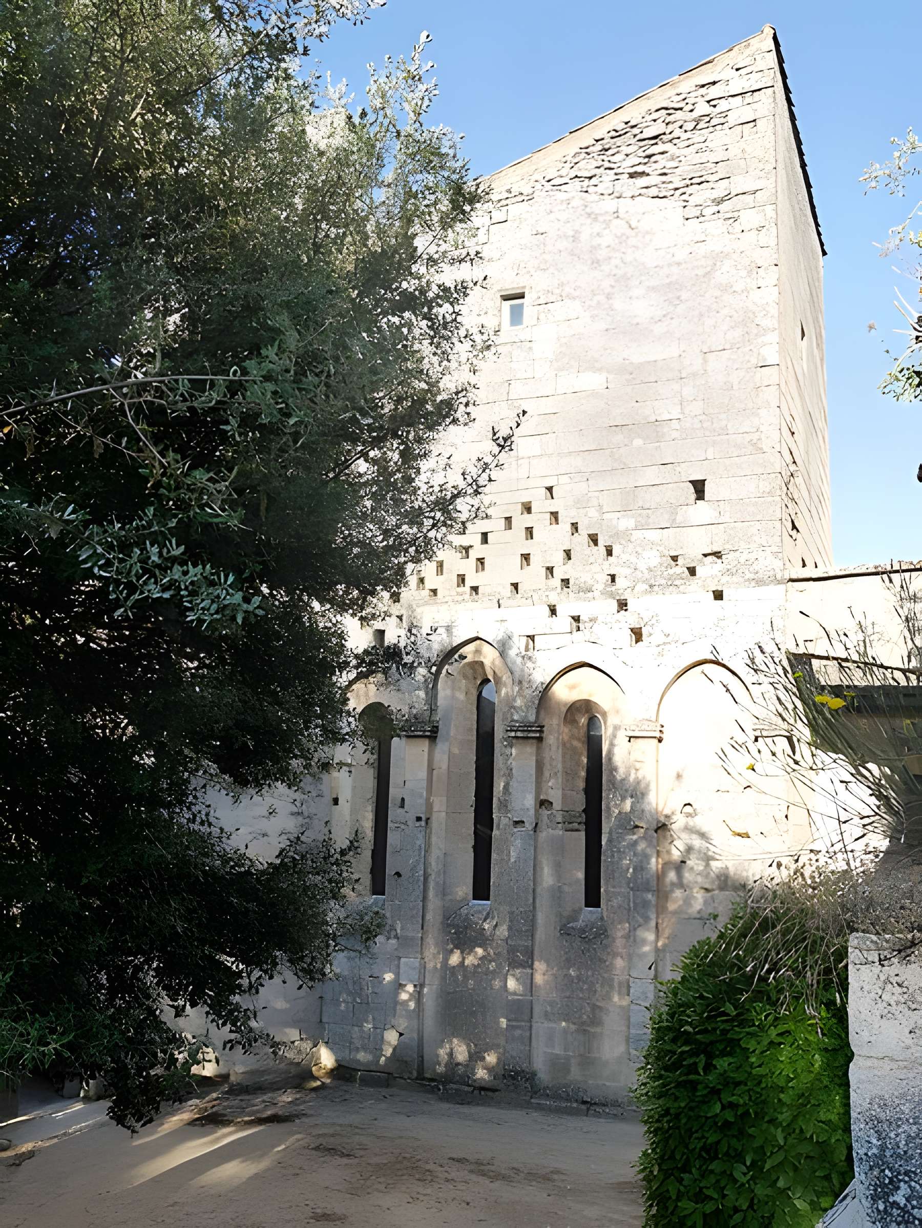 Abbaye Saint-Hilaire de Ménerbes