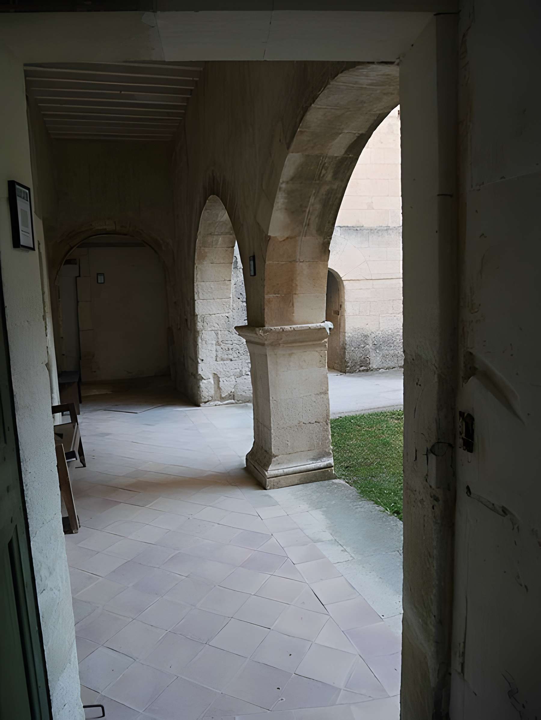 Abbaye Saint-Hilaire de Ménerbes