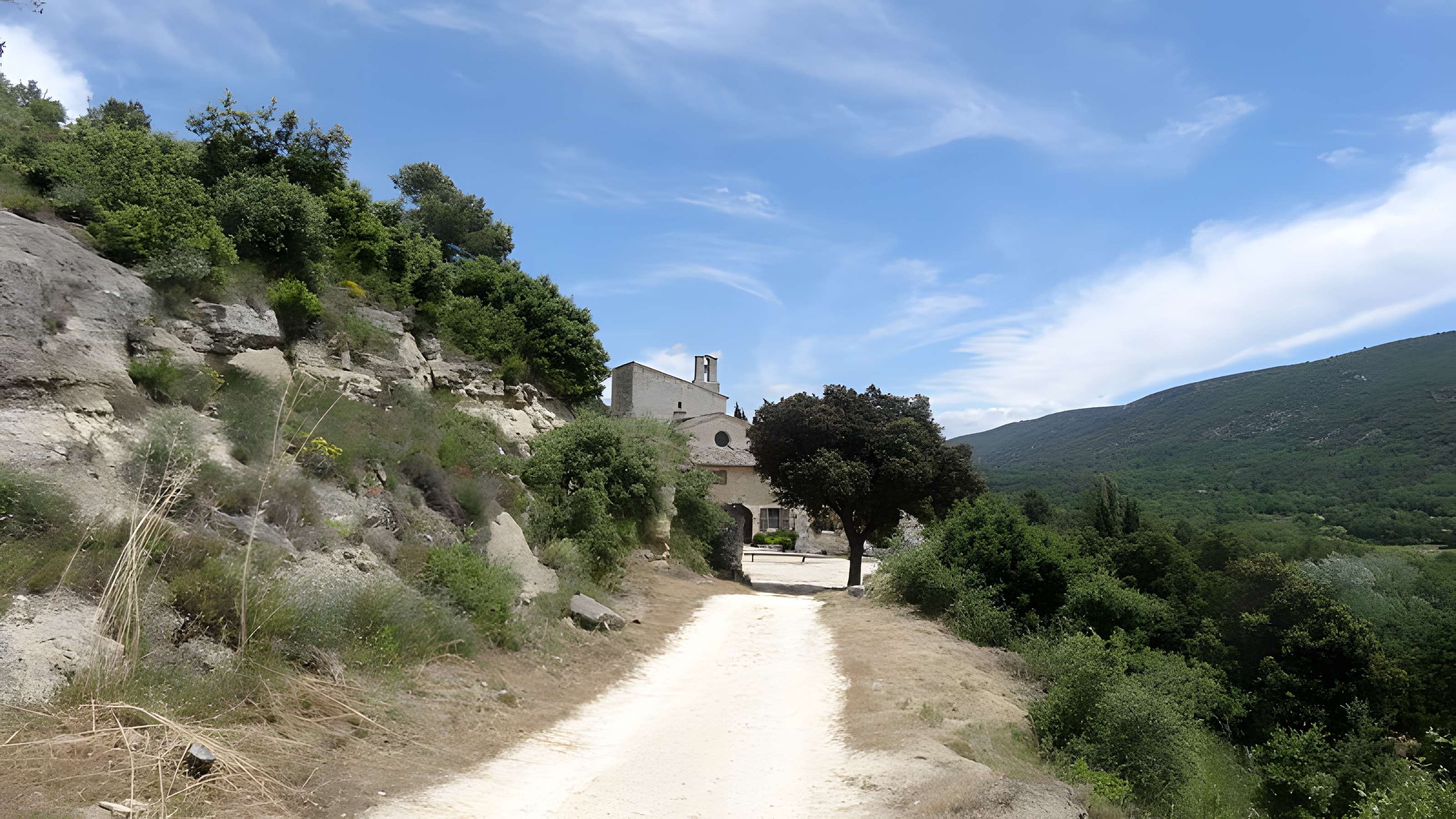 Abbaye Saint-Hilaire de Ménerbes
