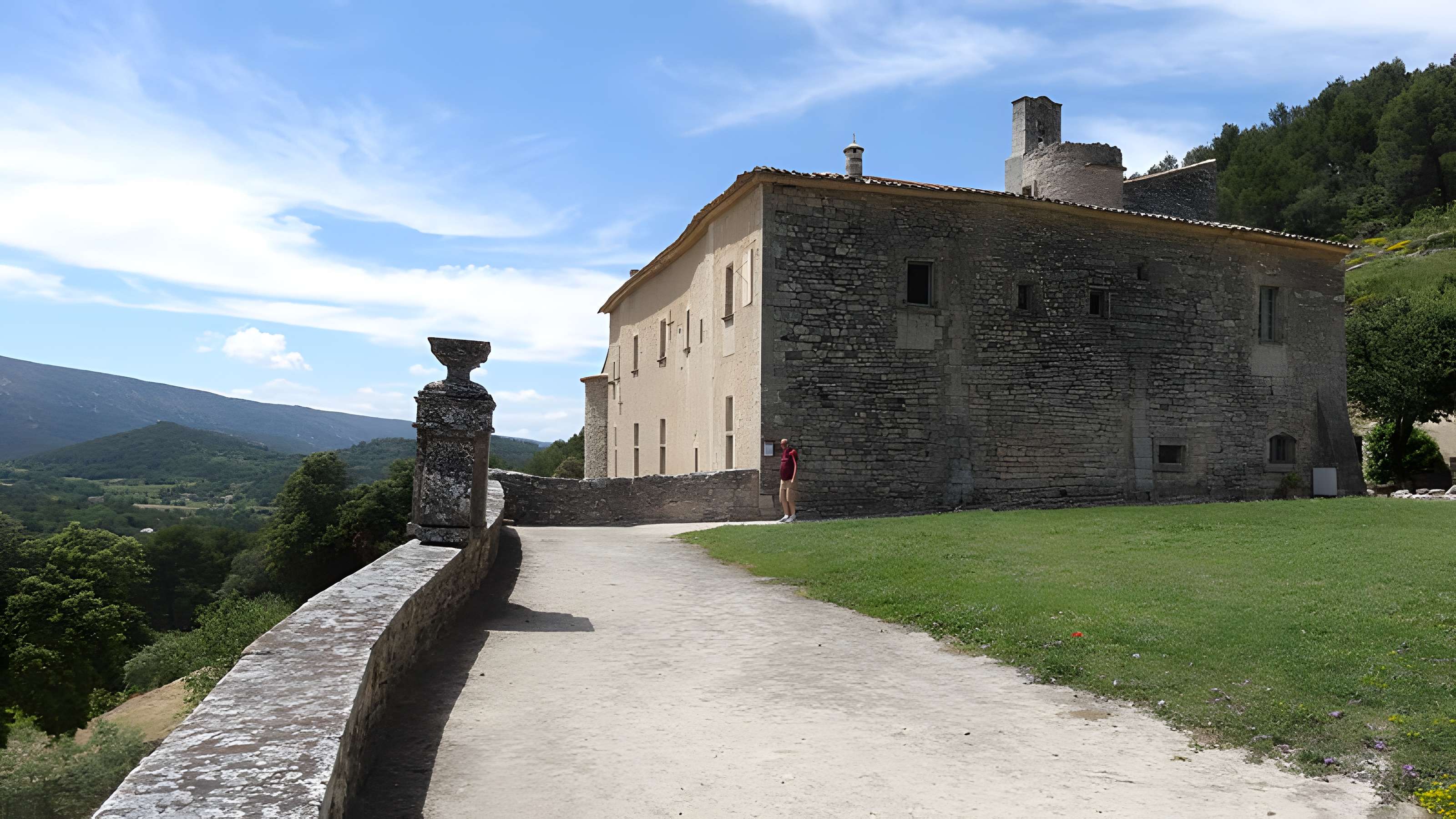 Abbaye Saint-Hilaire de Ménerbes