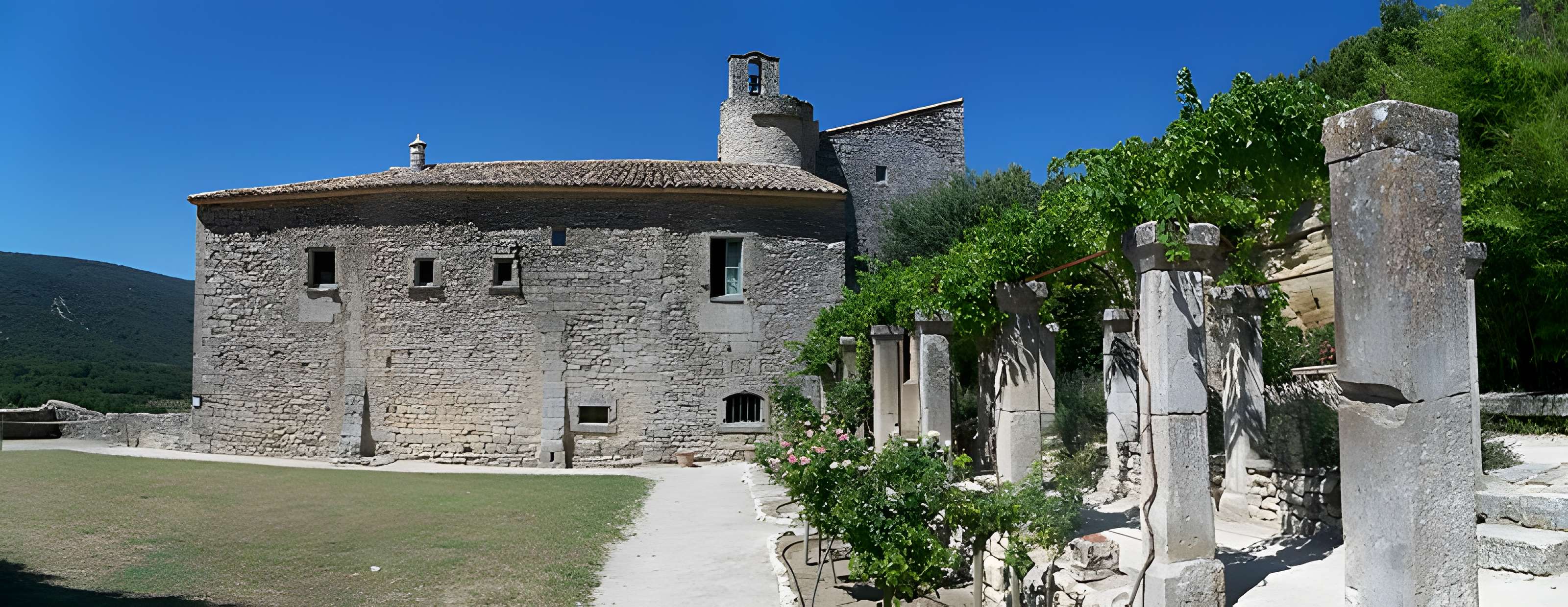 Abbaye Saint-Hilaire de Ménerbes