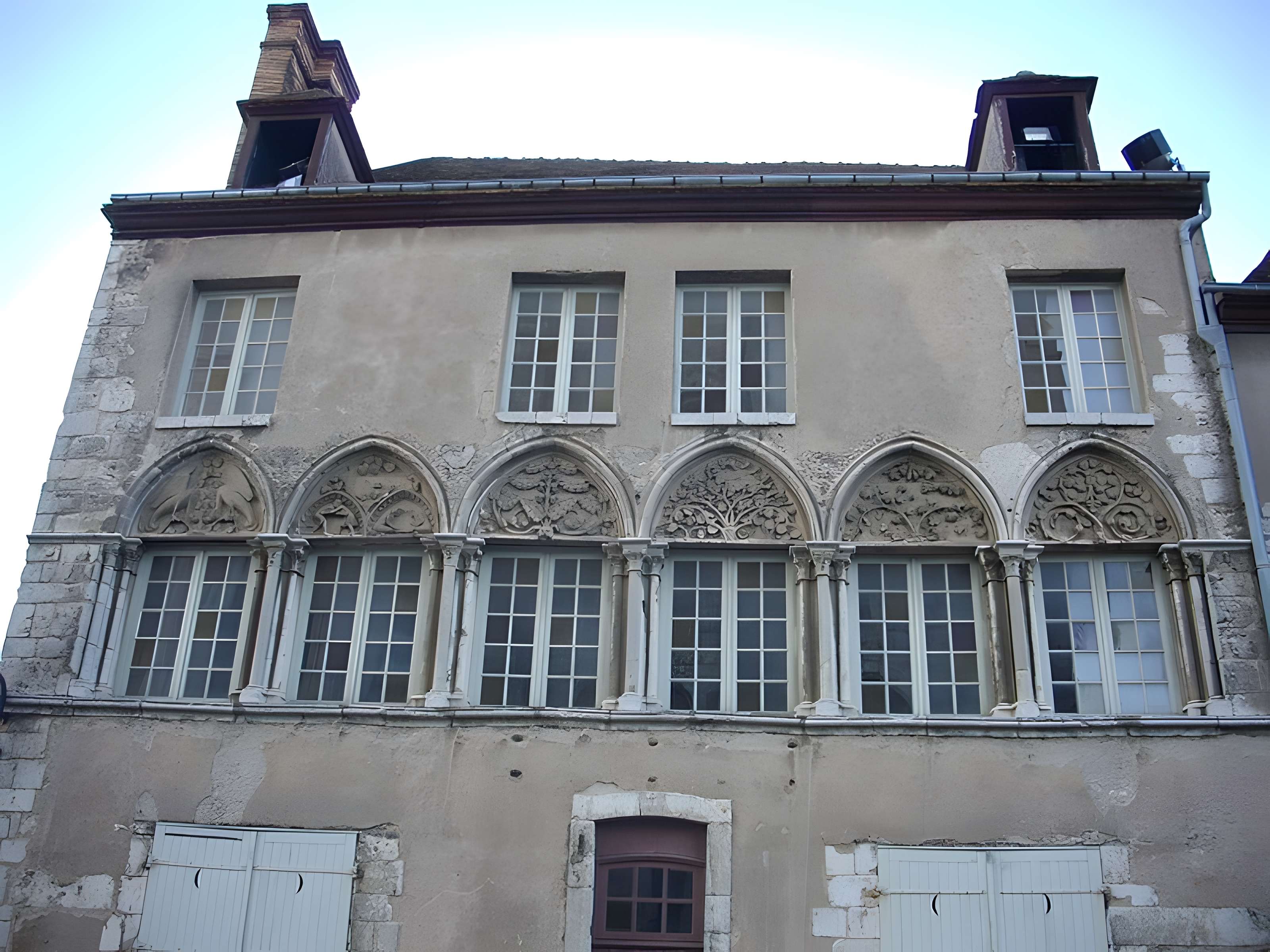 Maison, 7 Place de la Cathédrale à Chartres