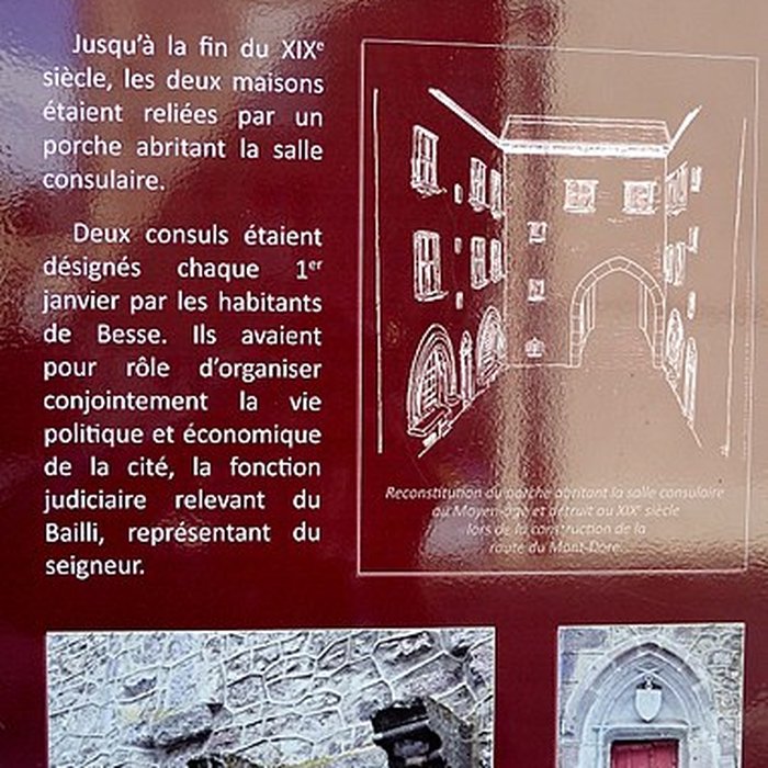 Photo de Maison, Place de la Pairie à Besse-et-Saint-Anastaise