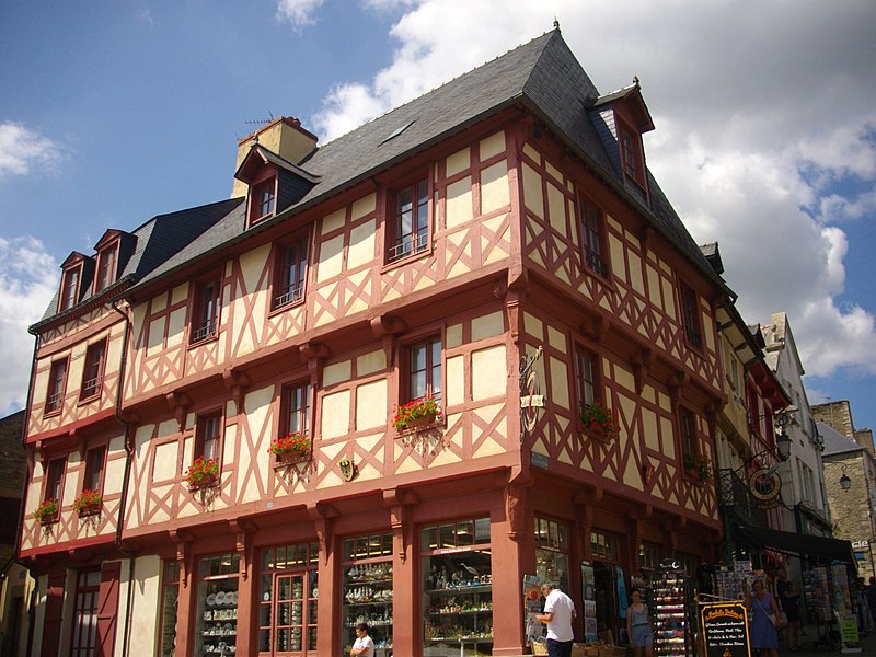 Maison, Place Notre-Dame à Josselin