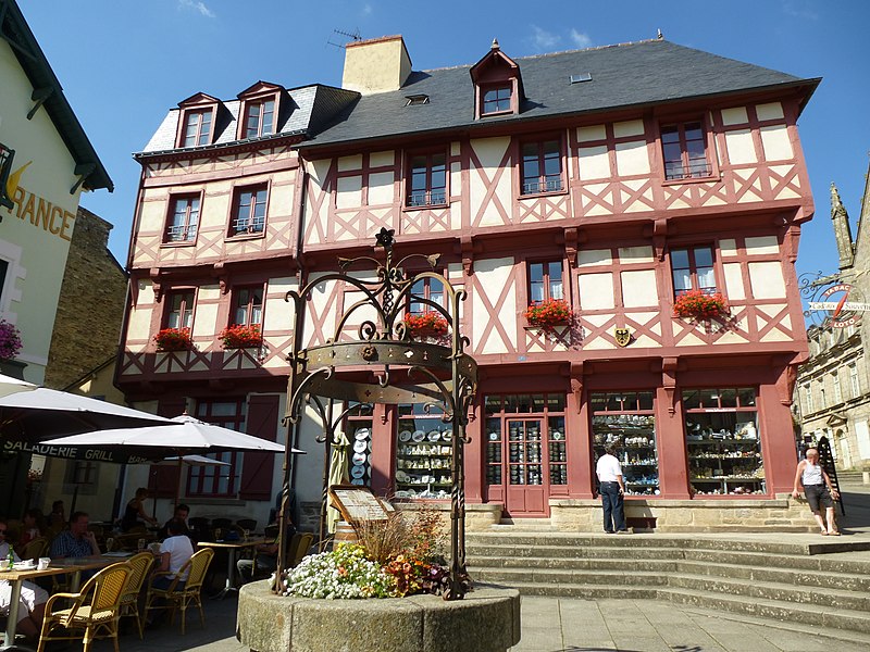 Maison, Place Notre-Dame à Josselin