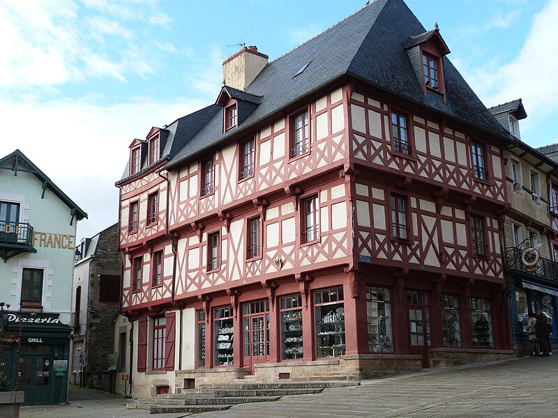 Maison, Place Notre-Dame à Josselin