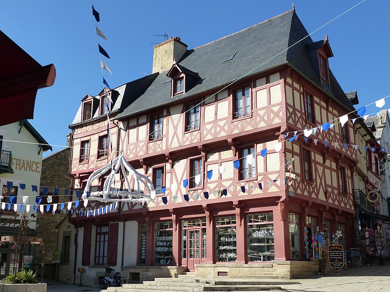 Maison, Place Notre-Dame à Josselin