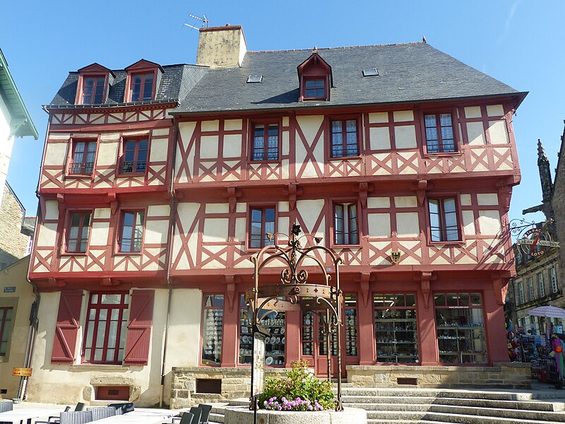 Maison, Place Notre-Dame à Josselin