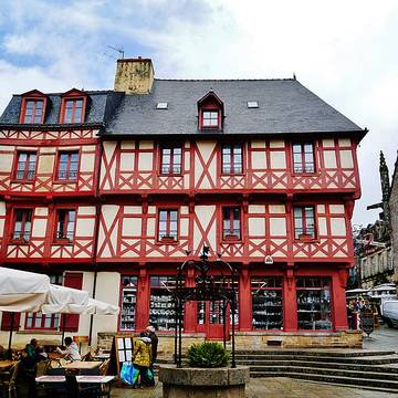 Maison, Place Notre-Dame à Josselin
