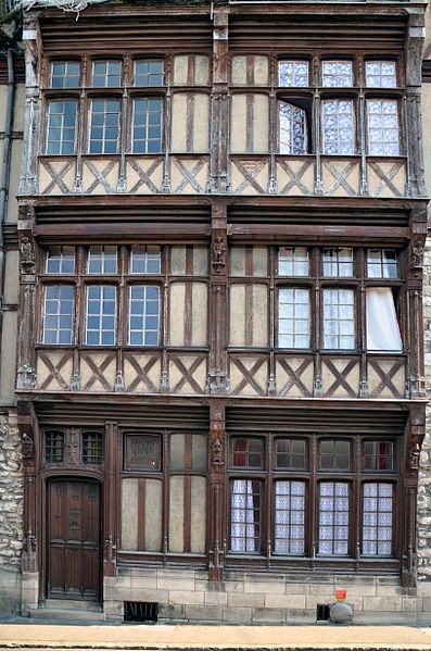 Photo de Maison, Place Royale à Moret-sur-Loing