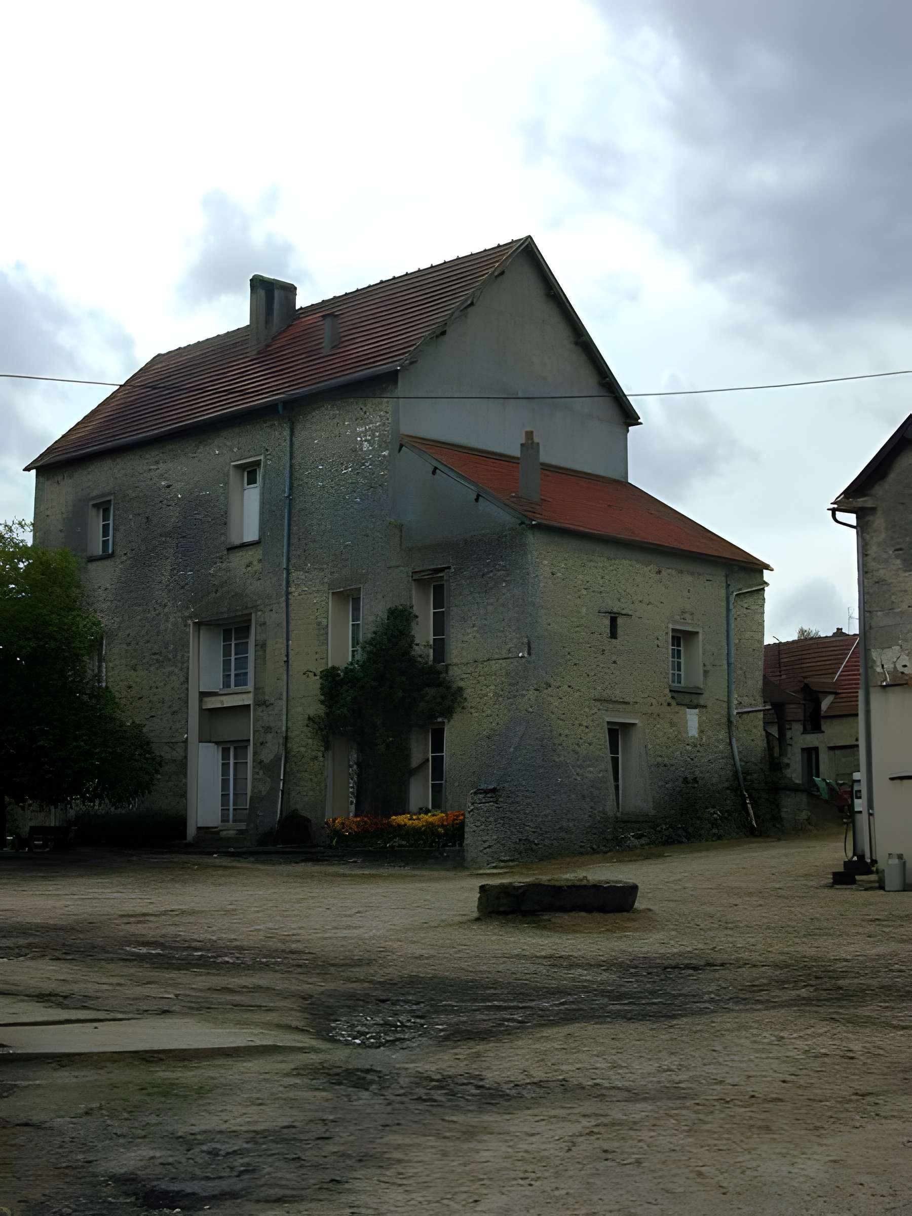 Maison-forte de la ferme du Colombier à Aincourt