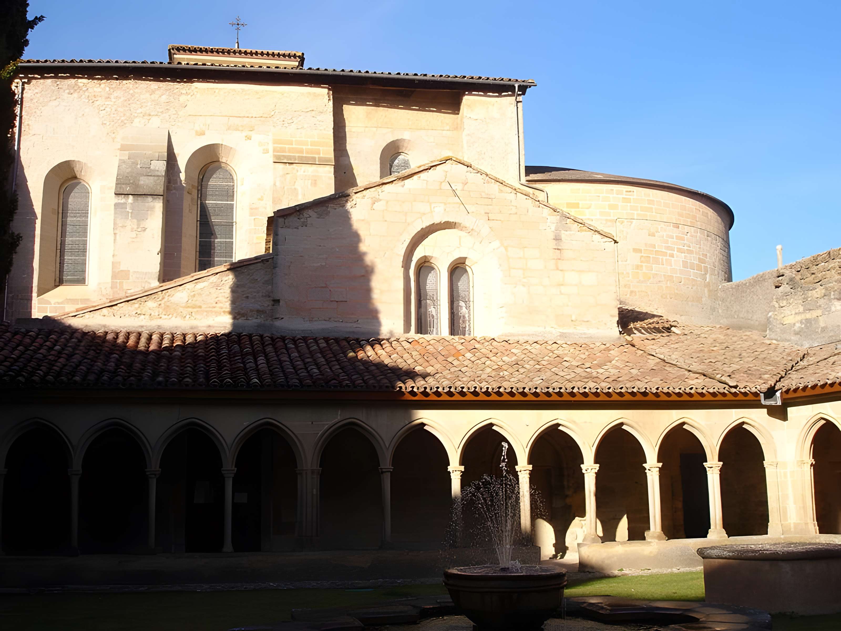 Abbaye Saint-Hilaire de Saint-Hilaire