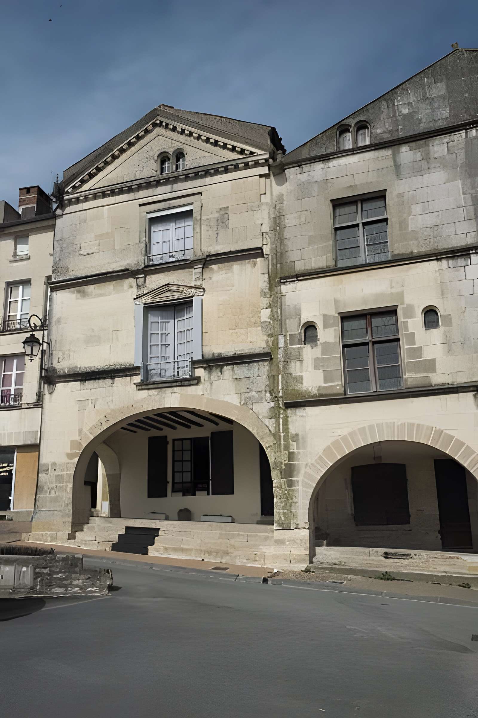 Maisons à arcades, Place Belliard à Fontenay-le-Comte