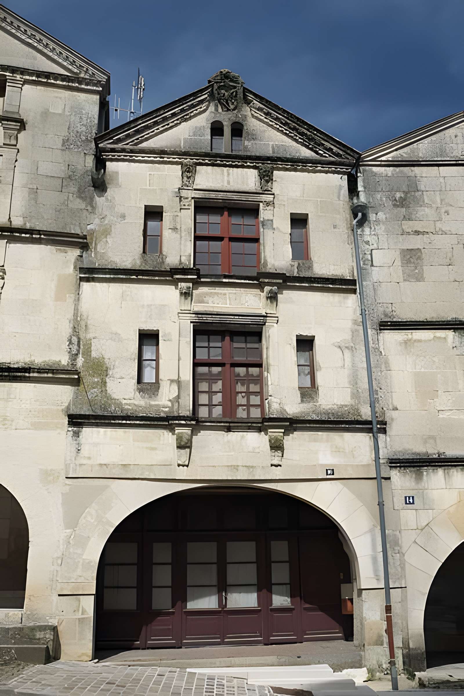 Maisons à arcades, Place Belliard à Fontenay-le-Comte