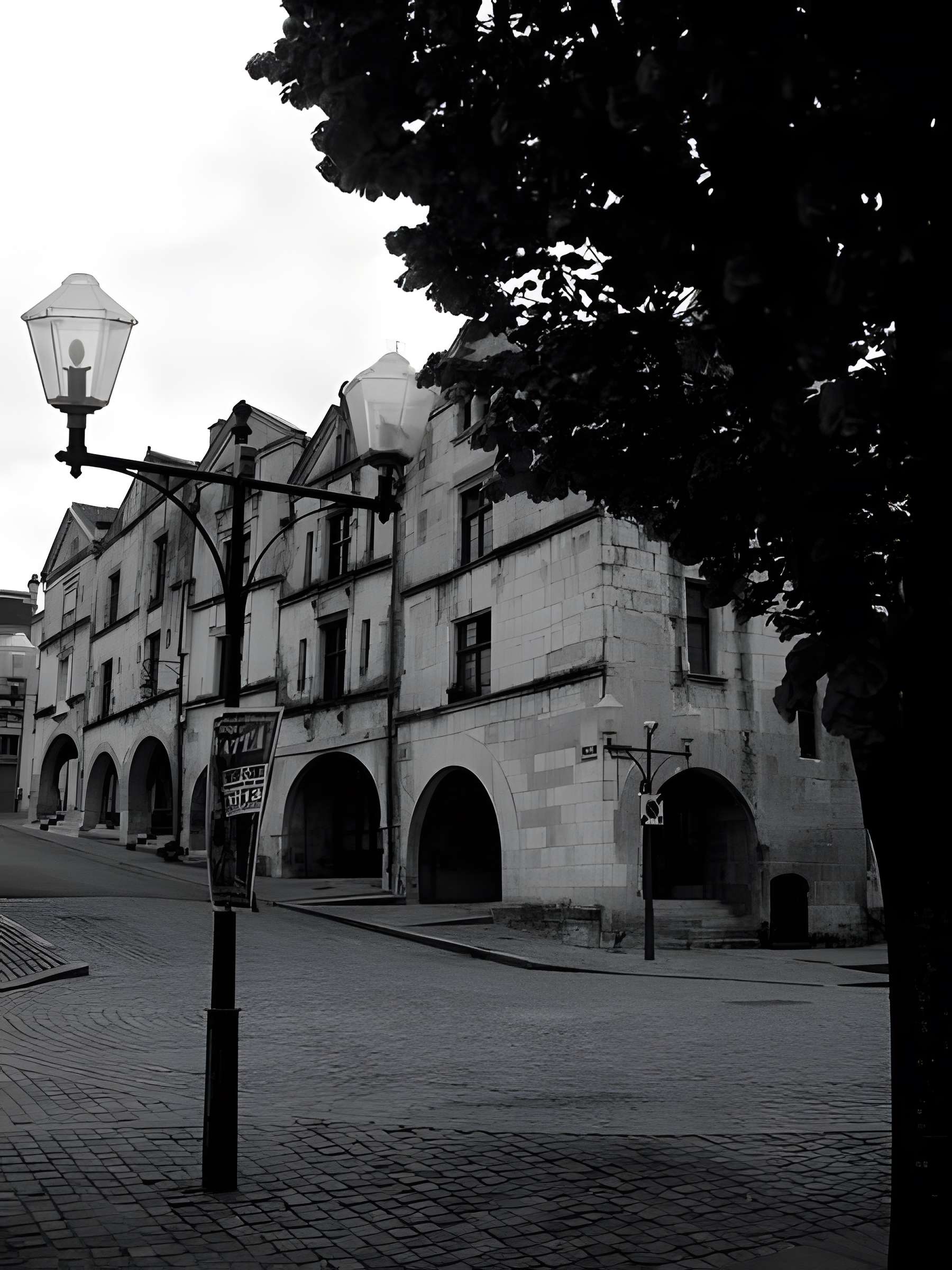 Maisons à arcades, Place Belliard à Fontenay-le-Comte