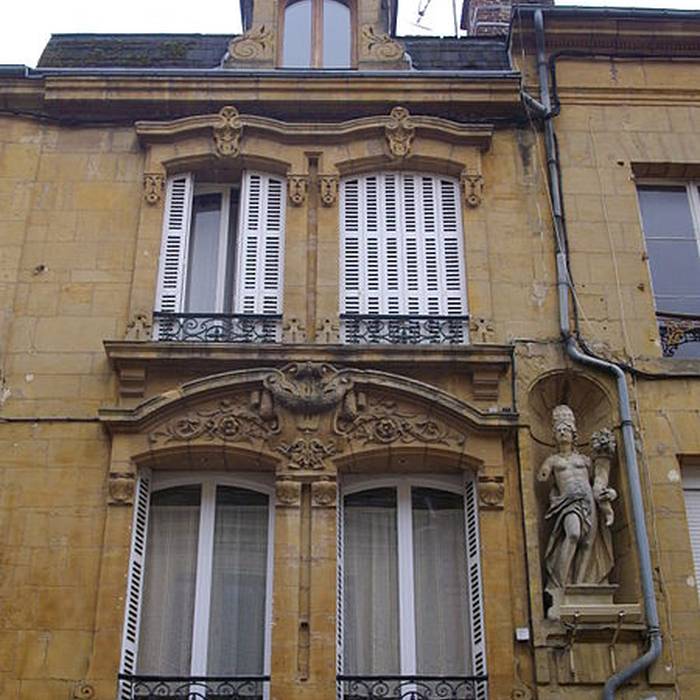 Photo de Maisons, Rue de la République à Charleville-Mézières