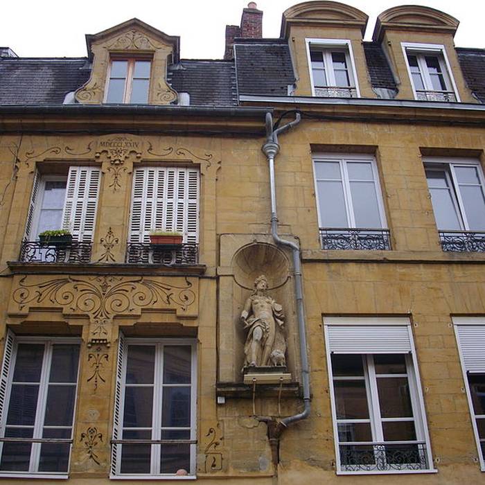 Photo de Maisons, Rue de la République à Charleville-Mézières