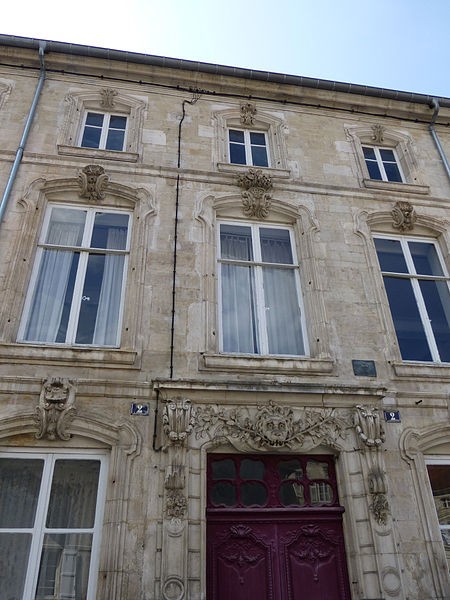 Photo de Maisons, Place Jeanne-d'Arc à Neufchâteau