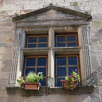 Maisons, Place Publique à Castelnau-de-Montmiral