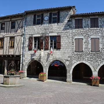 Maisons, Place Publique à Castelnau-de-Montmiral