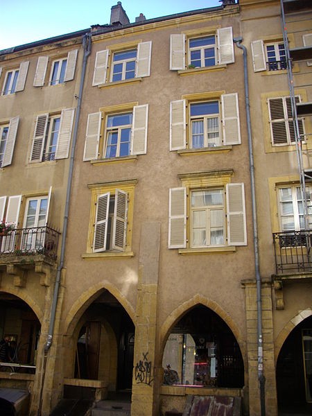 Photo de Maisons, Place Saint-Louis à Metz