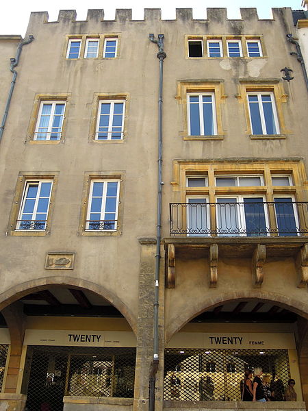 Maisons, Place Saint-Louis à Metz