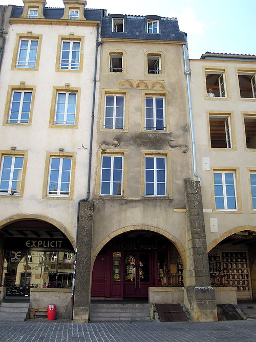 Maisons, Place Saint-Louis à Metz