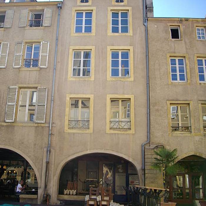 Photo de Maisons, Place Saint-Louis à Metz
