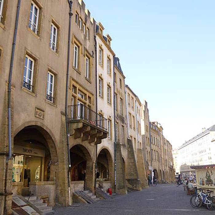 Photo de Maisons, Place Saint-Louis à Metz