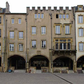 Maisons, Place Saint-Louis à Metz