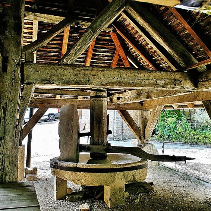 Photo de Halles et son moulin à huile de Belvoir