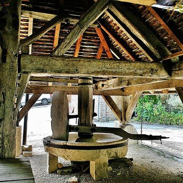 Halles et son moulin à huile de Belvoir