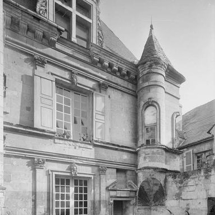 Photo de Maîtrise des eaux et forêts à Chinon