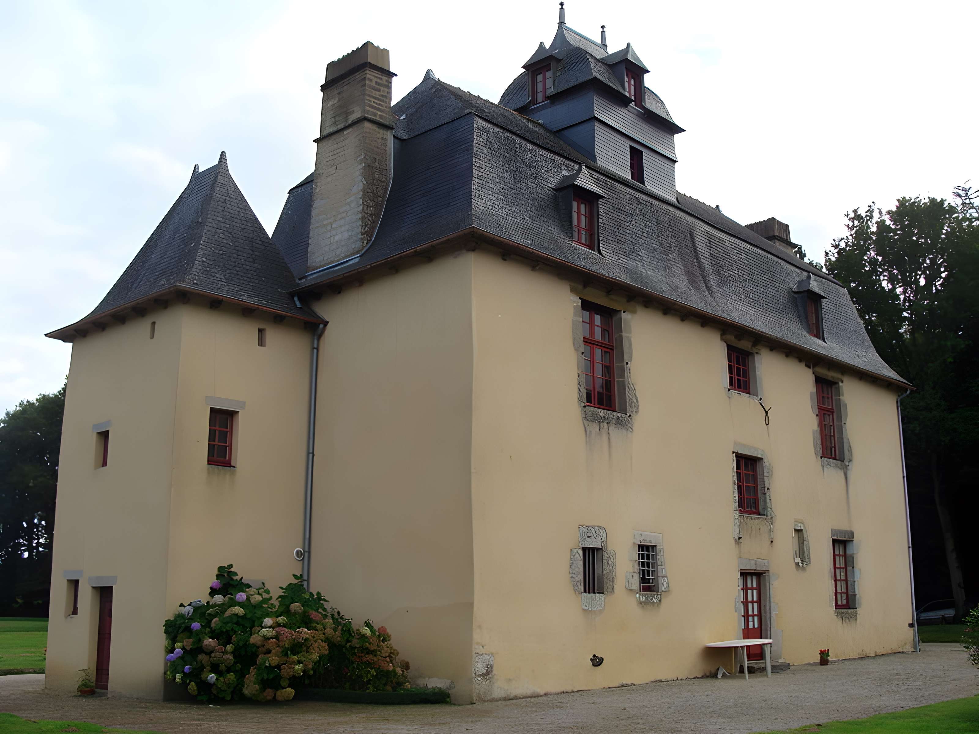 Manoir de La Louverie, également dénommé château de Bel-Air