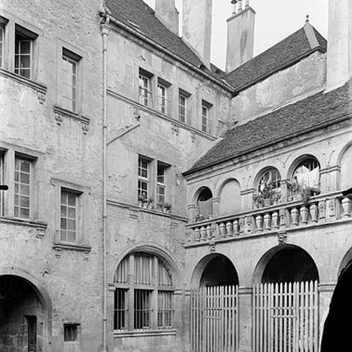 Photo de Hôtel de Froissard à Dole