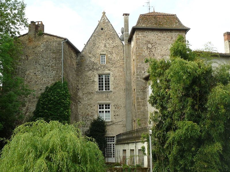 Photo de Manoir des Comtes à Confolens