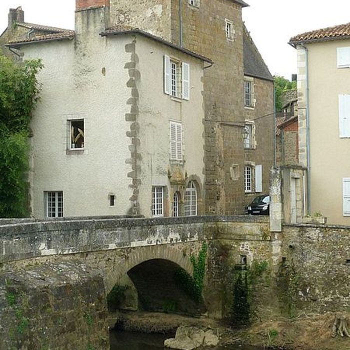 Photo de Manoir des Comtes à Confolens