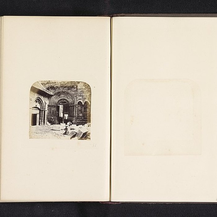 Photo de Ruines de lancien prieuré royal de Saint-Magloire