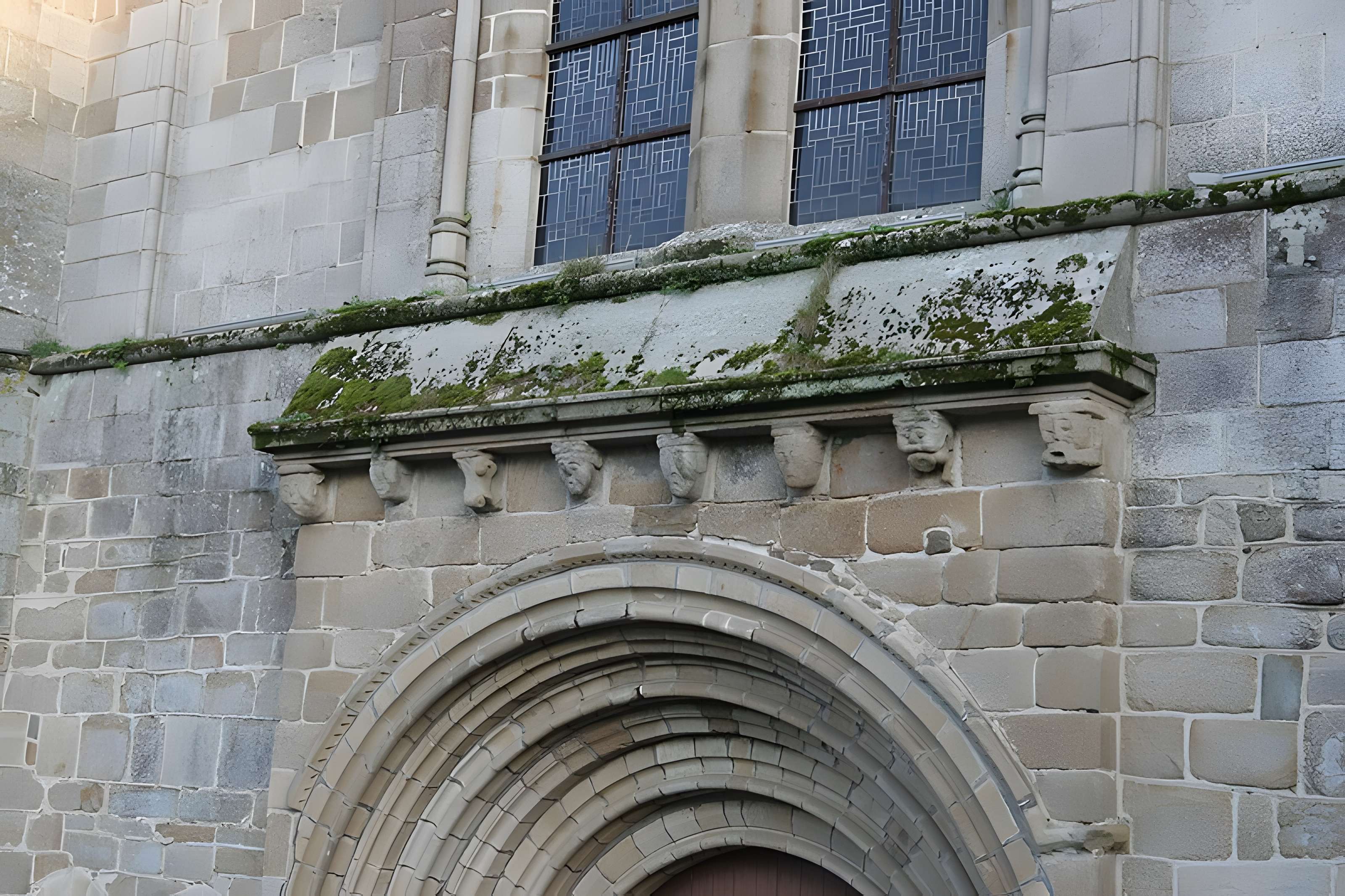 Ruines de l'ancien prieuré royal de Saint-Magloire