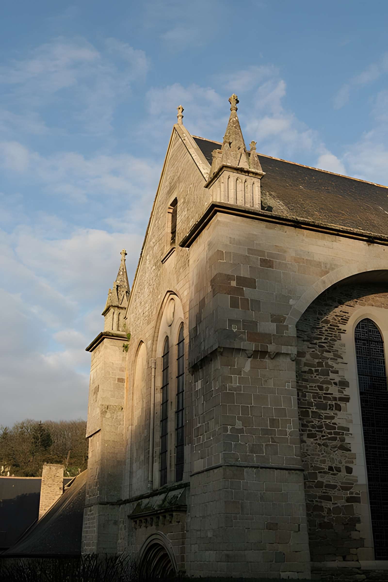 Ruines de l'ancien prieuré royal de Saint-Magloire