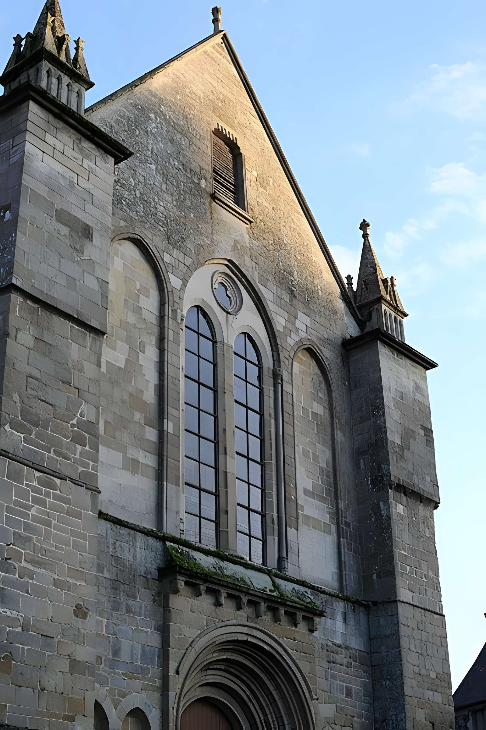 Ruines de l'ancien prieuré royal de Saint-Magloire