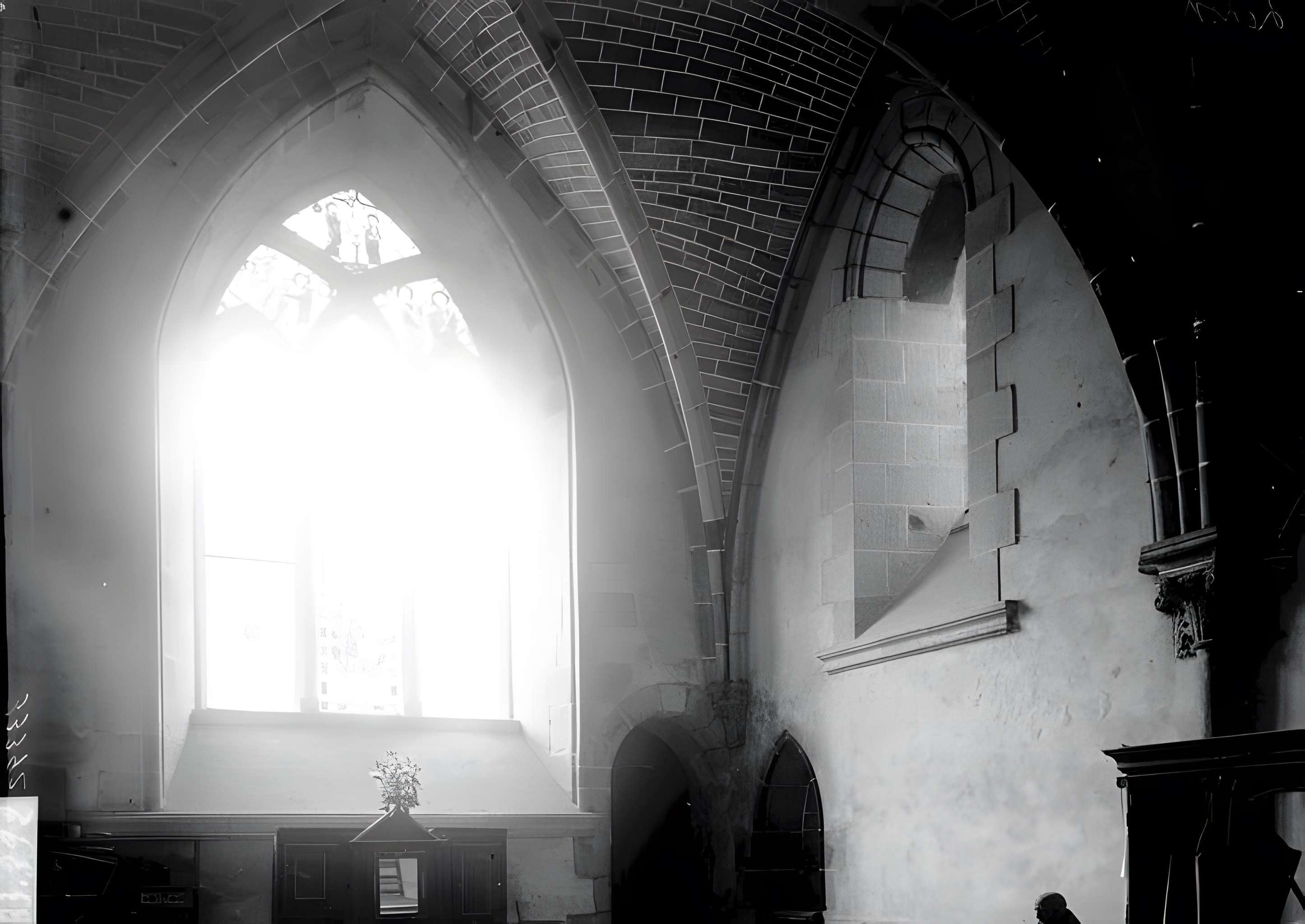 Ruines de l'ancien prieuré royal de Saint-Magloire