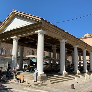 Marché couvert de LÎle-Rousse