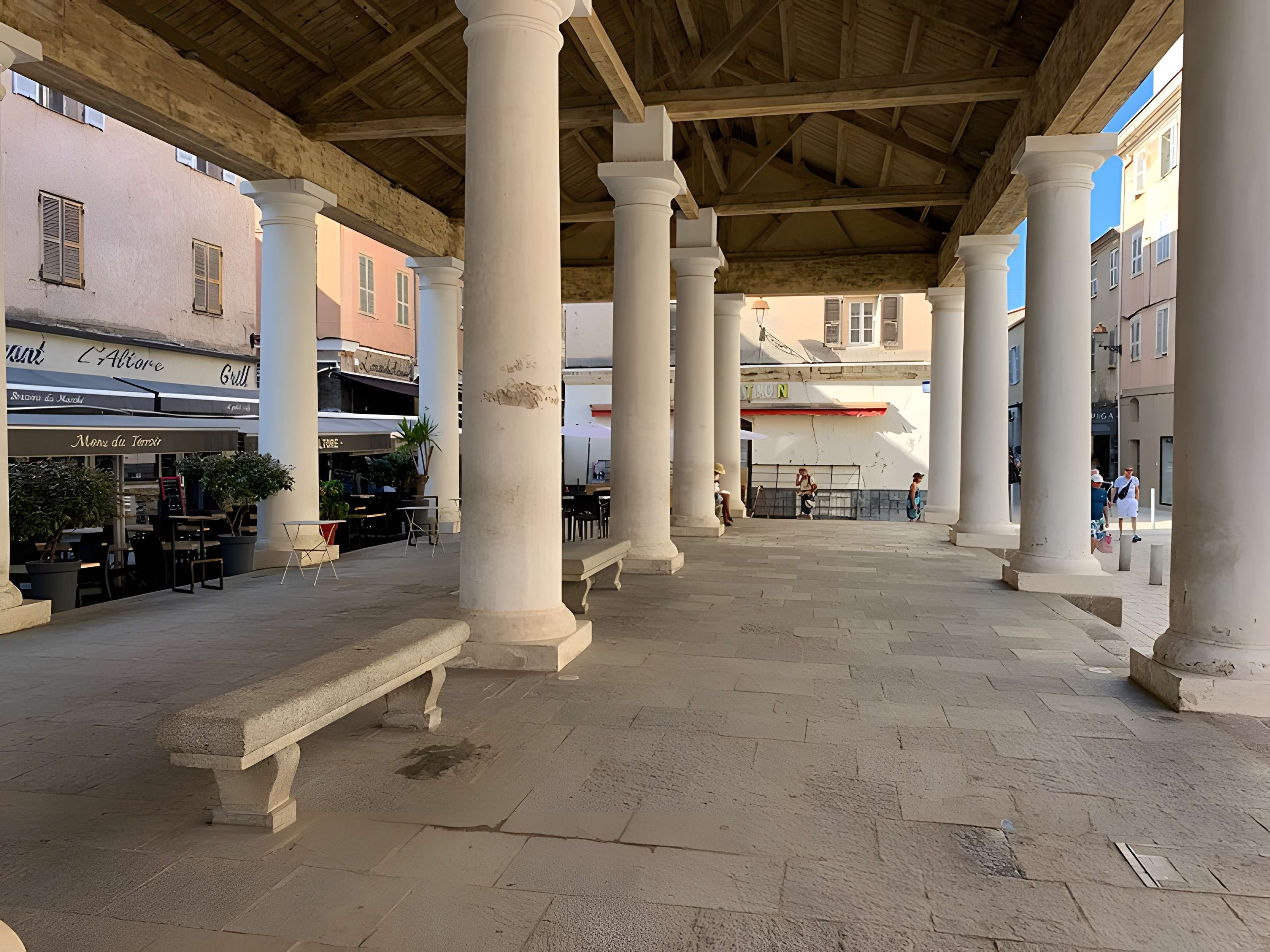 Marché couvert de L'Île-Rousse