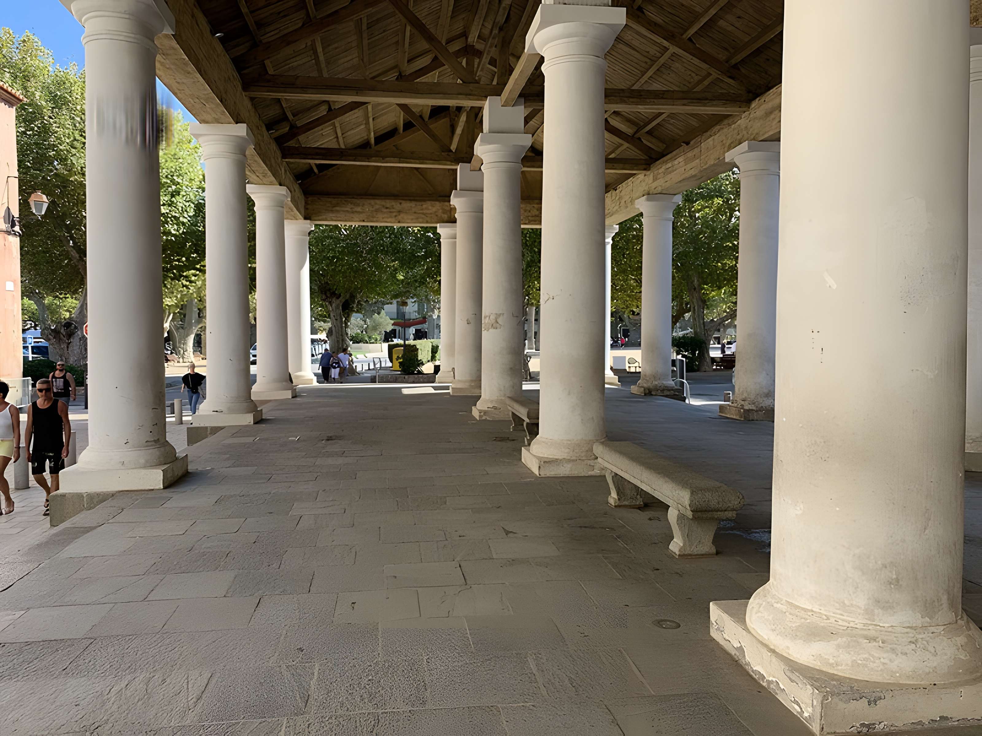 Marché couvert de L'Île-Rousse