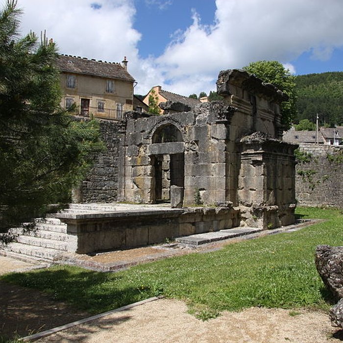 Photo de Mausolée de Lanuéjols